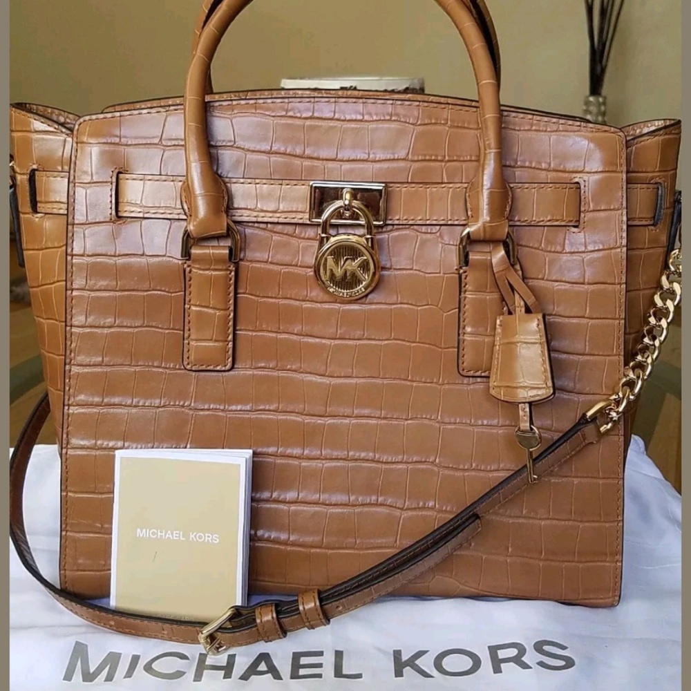 Michael Kors medium Hamilton with a detachable cro